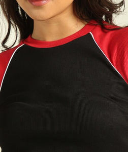 Style de luxe Offre Spéciale bonne qualité T-shirt haut court pour femmes séchage rapide taille et couleur personnalisées Street Wear T-shirt haut court pour femmes - Product Image 3