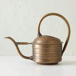 Durable Metal Garden Watering Can with Long Spout Ergonomic Handle Balanced Flow Control 8L Eco-Friendly for Home & Terrace Use - Product Image 6