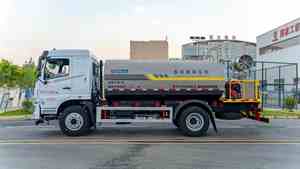 Camión Cisterna de Agua Usado de 12 Litros, Acero Inoxidable, Transmisión Manual, 4x2, con Funciones de Aspersión - Product Image 6