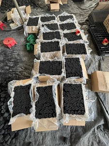 Charbon de bois de noix de coco de haute qualité pour la fabrication de charbon actif dans l'industrie Pièce de coquille de noix de coco naturelle - Product Image 3