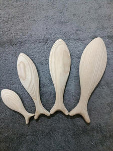 Peces de madera de Vietnam con tallas intrincadas para uso religioso y altares caseros - Product Image 3