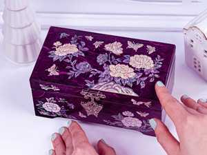 Caja de Joyería de Lujo Hecha a Mano con Incrustaciones de Madreperla de Madera de Primera Calidad para Exportación, con Patrón Floral Grabado y Forma Personalizable - Product Image 5