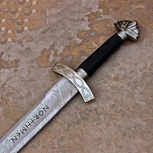 Épée viking artisanale en acier Damas avec fourreau, plaqué argent, décoration murale médiévale, cadeau - Product Image 4