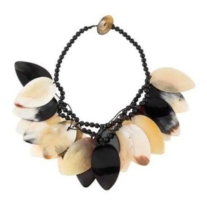 Conjunto de collar de resina de diseño moderno gargantillas de eslabones personalizados de la galería de moda collar de fiesta con bordado colorido de corte de corazón - Product Image 6