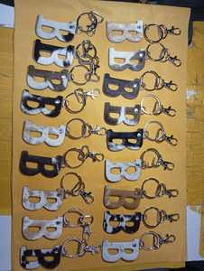 Llaveros Personalizados al por Mayor de Cuero Vacuno con Iniciales del Alfabeto 'A-Z', Accesorios de Ropa con Ribete de Piel - Product Image 2