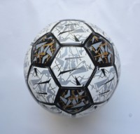 CRAFTING CLUB Ballon de football Freestyle Signature Imperfect, Ballon artistique Freestyle, Thermocollé, Écologique, Chambre à air en butyl haute performance