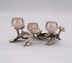 Soporte de vela de aluminio vintage de primera calidad con cristal Hurricane agrega un toque sofisticado, acogedor, elegante y elegante a cualquier espacio - Product Image 6