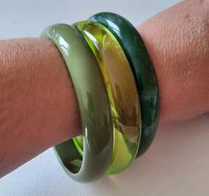 กำไลข้อมือหยกธรรมชาติหยกบางสีฟ้าสีม่วงสีเขียวสีชมพูสำหรับสตรีกำไลข้อมืออะคริลิคสีเหลืองอำพันแบบไม่สม่ำเสมอสำหรับผู้หญิง - Product Image 4