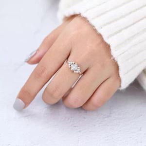 Bague de fiançailles en moissanite VVS de 2 carats, sertie en grappe de coupe princesse, en argent 925, sertie en bélière, bague d'anniversaire de mariage, cadeau pour femme - Product Image 2