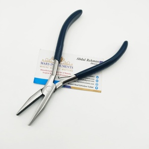 Pince d'extension de cheveux en acier inoxydable plat noir mat et métal avec dents et prise confortable pour un usage commercial - Product Image 2