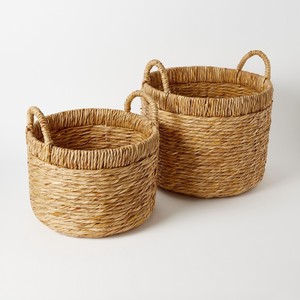 Panier de rangement artisanal tendance en jacinthe d'eau, idéal pour un cadeau de pendaison de crémaillère - Product Image 3