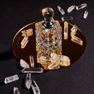 Huile Essentielle Pure de Bois d'Agarwood Oud Découvrez les Bienfaits Thérapeutiques - Product Image 1