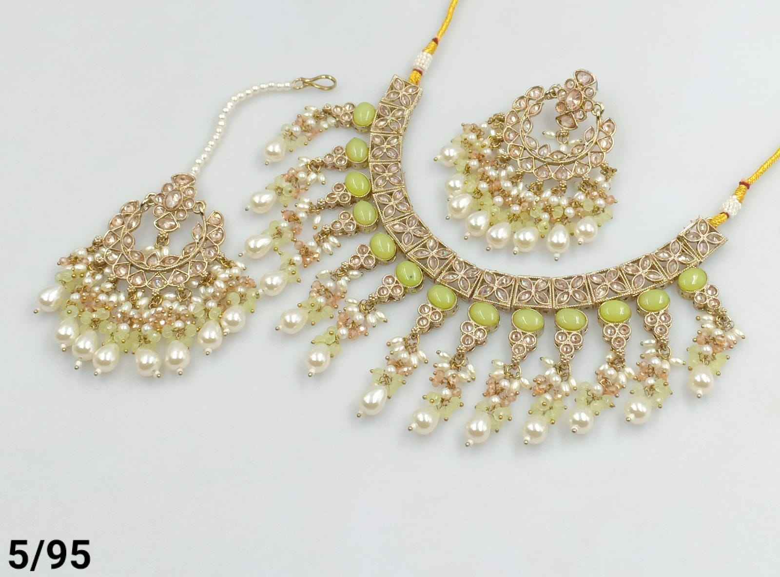 สีเขียว