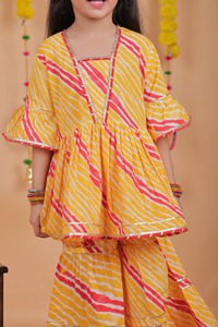 Ensemble Sharara de créateur pour enfants filles, tenue de fête traditionnelle indienne, tenue de festival et de mariage, robe ethnique en coton et soie pour enfants - Product Image 2