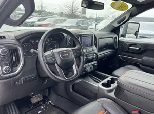 GMC Sierra 2500HD AT4 2023, Cabina Doble, Tracción en las Cuatro Ruedas, Volante a la Izquierda, Asientos de Cuero, 50001-75000 Millas, Cámara Trasera, Euro III, ESC - Product Image 3