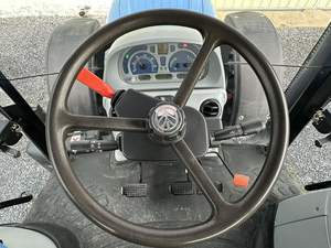 Tractor de ruedas Holland T6070 Plus 80hp 90HP 100hp 4WD con cabina de conductor Tractor agrícola nuevo/usado a la venta - Product Image 3