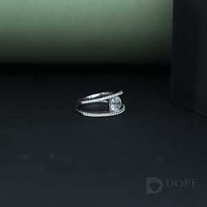 El mejor último diseño con diamante de forma redonda solitario y diamantes pequeños para damas en oro fino de 18 quilates - Product Image 5