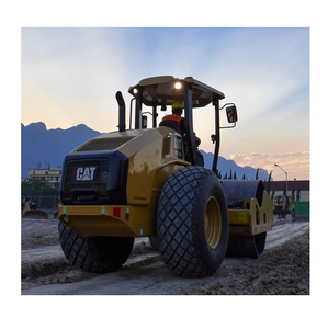 Utilisé Caterpillar CS12 GC Rouleau compacteur de sol-Décharge/Construction Utilisation - Product Image 3