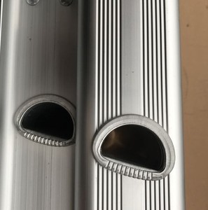 Escalera plegable de aluminio ligera con plataforma antideslizante ancha para seguridad - Product Image 6