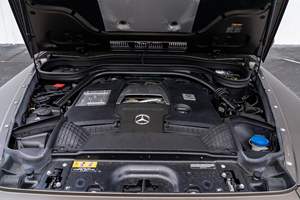 AMG G63 2024 ~3 700 milles, V8 biturbo, transmission intégrale, gris Monza Magno, non modifié - Product Image 6