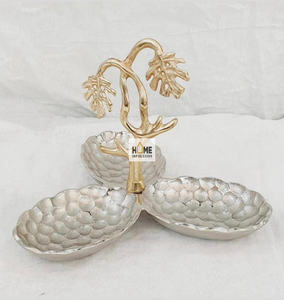 Elegante cuenco de 3 compartimentos de diseño atractivo de metal con textura martillada y cuenco de vástago de Latón chapado en oro para Decoración de mesa - Product Image 2