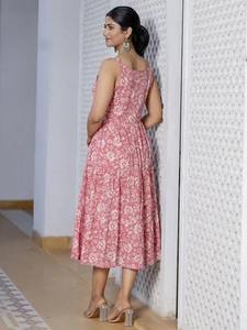 Robe bohème indienne en coton imprimé à la main Robe d'été florale Robe de plage décontractée pour cadeau de la Saint-Valentin - Product Image 4