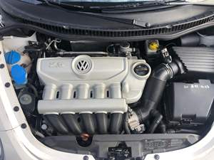 Volkswagen New Beetle Convertible 2010 USADO, Volante a la Izquierda/Derecha - Product Image 6