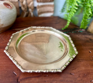 Plato de Presentación de Acero Inoxidable Cepillado con Borde Elevado y Centro Empotrado, Diseño Redondo en Capas - Product Image 2