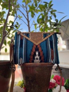 Nouvel arrivage de sacs à franges usinés à la main de couleur bleue jacquard sacs en tissu aztèque bohème à la mode sacs élégants pour femmes - Product Image 4