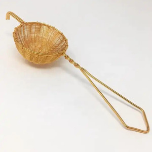 Meilleure vente Passoire à thé en métal tissé à la main bonne qualité Passoire à thé à long manche plaqué or pour thé en vrac - Product Image 1