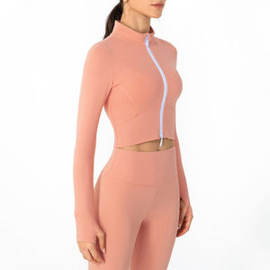 Conjunto de Ropa de Yoga de Poliéster Personalizado en Oferta, Impermeable, Transpirable, Ligero, Brasier Deportivo, Pantalones Cortos, Elástico en Cuatro Direcciones, Antibacteriano, para Gimnasio - Product Image 6