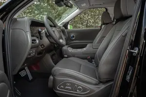 2025 H Yun Dai Pa Li Sade AWD Caja de cambios automática para automóvil de bajo kilometraje Dirección izquierda Gas oscuro/condición eléctrica - Product Image 6