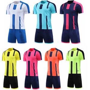 Conjunto de uniforme de fútbol de entrenamiento ligero para equipos OEM Jersey y pantalones cortos con servicio de impresión personalizado - Product Image 1