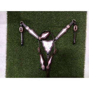 Juego de tachuelas occidentales de caballo de cuero con flecos de colores rojos y coraza de cabeza de caballo mecanizada a mano - Product Image 3