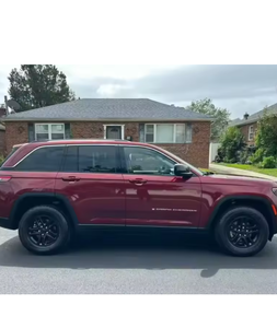 VÉHICULE D'OCCASION À VENTE RAPIDE : Berline Laredo 6 vitesses automatique 4x4, voiture d'occasion de haute qualité, sièges en cuir, hybride électrique foncé - Product Image 5