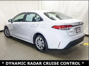 Toyota Corolla LE d'occasion 2024, essence, 2L, transmission automatique, conduite à droite/à gauche - Product Image 2