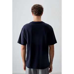 Camiseta Azul Marino 100% Algodón para Hombre, Corte Holgado, Textura Suave y Gruesa, con Diseño Estampado-88376 - Product Image 2