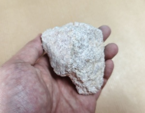 Polvo de Pirofilita a Granel Sirve como Amortiguador Térmico en la Extrusión, Reduciendo las Picaduras y Garantizando una Calidad Constante del Polímero Fundido. - Product Image 5