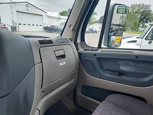 Camion routier lourd Freightliner Cascadia 125 de 2013 |   Tête de remorque d'occasion - Product Image 3