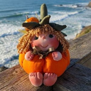 Muñeca de Tela Hecha a Mano con Forma de Chica Calabaza, Peluche Suave, Decoración Otoñal para el Hogar, Adorno para Cuarto de Niños, Regalo para Niños, 22 cm - Product Image 1