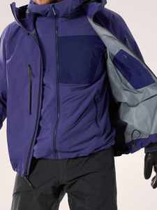 Indemand Outdoorwear Chaqueta cortavientos transpirable ligera para hombres Chaqueta de agua y a prueba de viento de tendencia con logotipo personalizado - Product Image 4