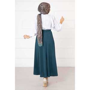 Falda Hijab de Satén Mevlana para Buceo, Color Petrol, con Característica Suave para Mayor Comodidad en la Buceo - Product Image 4