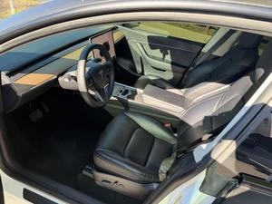 รถยนต์เทสล่า โมเดล วาย ปี 2022 รุ่นลองจ์เรนจ์ ขับเคลื่อนสี่ล้อ  มือสอง สภาพดี - Product Image 5