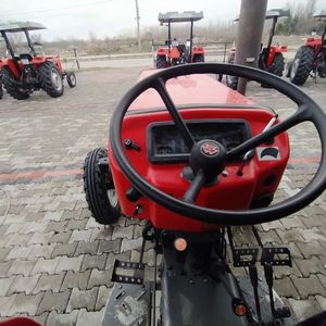 Tractor de maquinaria agrícola original de primera clase 240 Tractor Massey Ferguson listo para exportar - Product Image 6