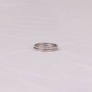 แหวนแต่งงานเพชรทรงกลมเพาะเลี้ยงในห้องปฏิบัติการ ทองคำแท้ 18KT ปราศจากข้อขัดแย้ง สไตล์คลาสสิก ของขวัญวันครบรอบ - Product Image 3