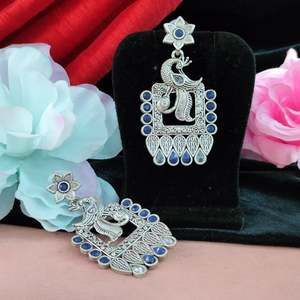 Pendientes colgantes de moda oxidados, piedras de colores cautivadoras, fusión con elegancia terrosa, perlas de la mejor calidad, encanto contemporáneo - Product Image 4