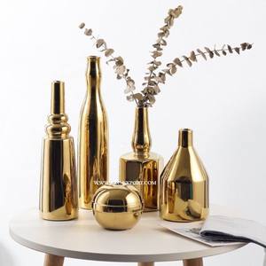 Venta al por mayor de calidad de lujo de metal hogar Mesa floreros decorativos oro pulido diseño moderno floreros a precio razonable - Product Image 3