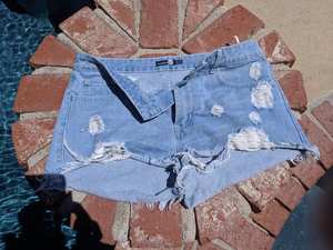 Pantalones cortos vaqueros de talla S vintage Pantalones vaqueros para otras manualidades Pantalones cortos - Product Image 4