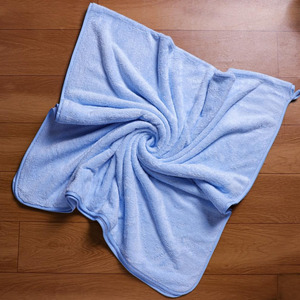 Drap de bain en coton teinté éponge 2 cam avec broderie personnalisée 500 GSM couleur bleu moyen 80X200 drap de bain durable en coton avec marque privée - Product Image 4