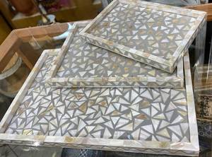 Plateau en nacre multi-usages fabriqué à la main Plateau de service décoratif pour cuisine et salle à manger pour aliments et boissons - Product Image 2